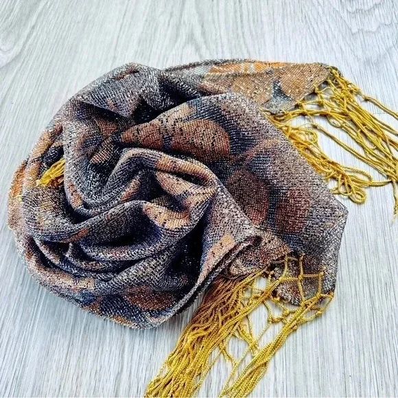 VINTAGE TRIANGLE SCARF IN MESH WITH FRINGES MUSTARD YELLOW - Picture 2 of 9